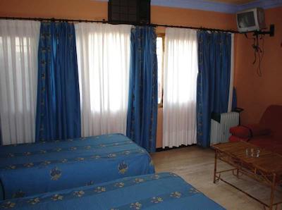 هستال زورباران