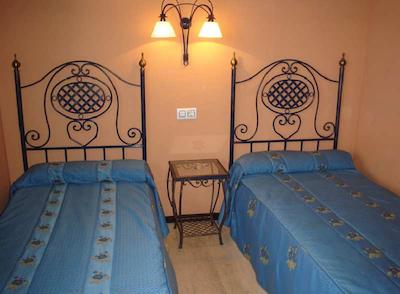 هستال زورباران