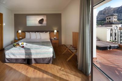 هتل اورستارز مدیترانیا پلازا