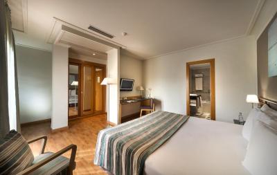 هتل اورستارز مدیترانیا پلازا