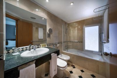 هتل اورستارز مدیترانیا پلازا