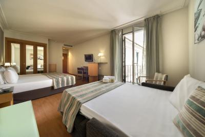 هتل اورستارز مدیترانیا پلازا