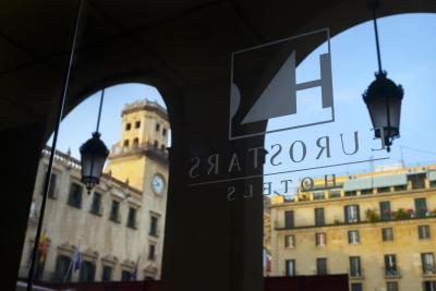 هتل اورستارز مدیترانیا پلازا