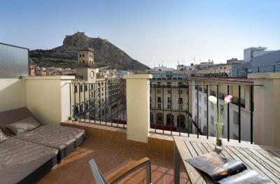 هتل اورستارز مدیترانیا پلازا