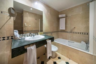 هتل اورستارز مدیترانیا پلازا