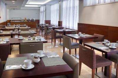 هتل اورستارز مدیترانیا پلازا