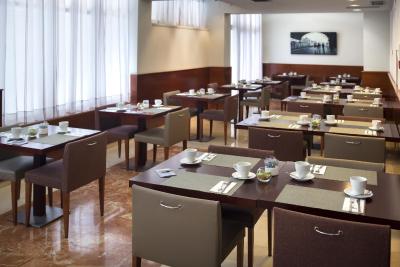 هتل اورستارز مدیترانیا پلازا