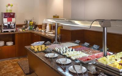 هتل اورستارز مدیترانیا پلازا