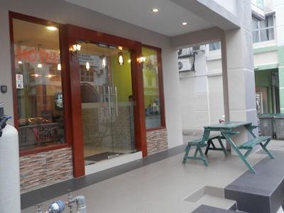 تراولرز پلانت هستل