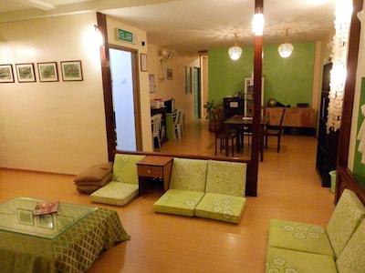 تراولرز پلانت هستل