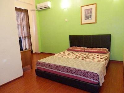 تراولرز پلانت هستل