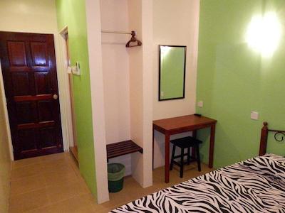 تراولرز پلانت هستل