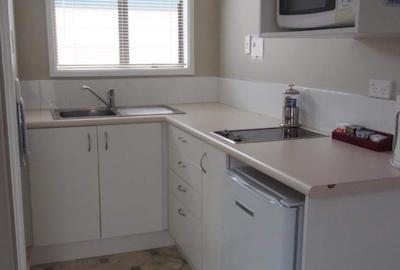 کرنیشن کورت متل