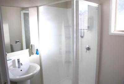 کرنیشن کورت متل