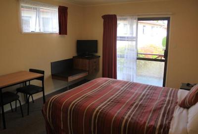 کرنیشن کورت متل