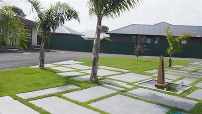 کرنیشن کورت متل