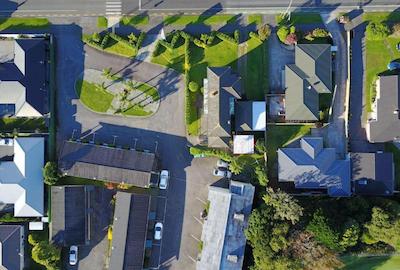 کرنیشن کورت متل