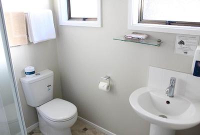 کرنیشن کورت متل