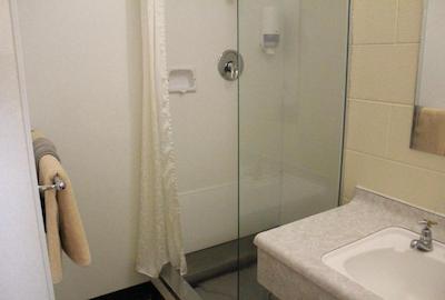 کرنیشن کورت متل