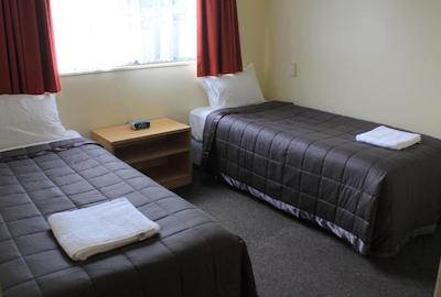 کرنیشن کورت متل