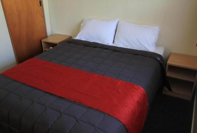 کرنیشن کورت متل