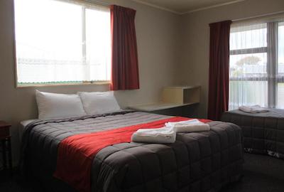 کرنیشن کورت متل