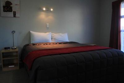 کرنیشن کورت متل