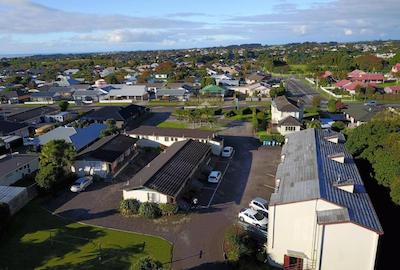 کرنیشن کورت متل