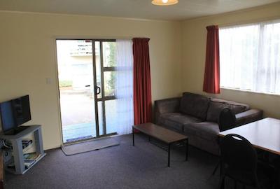 کرنیشن کورت متل