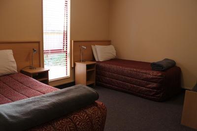 آلهامبرا اُاکز متر لج