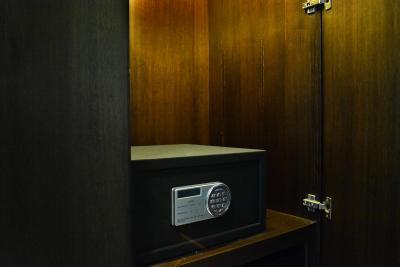 ای-وان بوتیک هتل