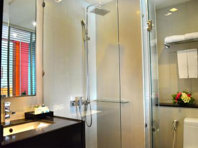 ای-وان بوتیک هتل