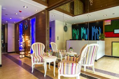 الون اونیو سوئیتز