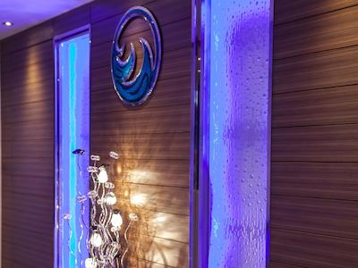 الون اونیو سوئیتز