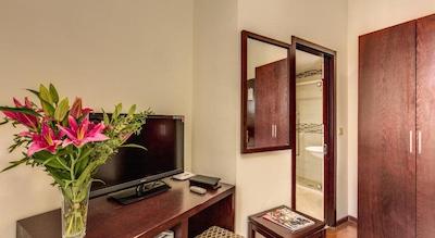 ب اند ب لئونی دی جیادا