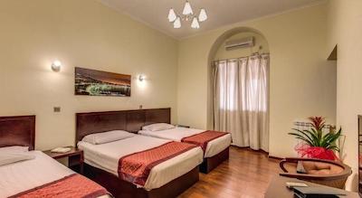 ب اند ب لئونی دی جیادا