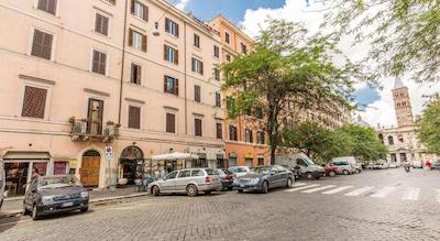 ب اند ب لئونی دی جیادا