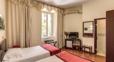 ب اند ب لئونی دی جیادا