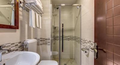 ب اند ب لئونی دی جیادا