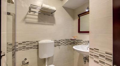 ب اند ب لئونی دی جیادا