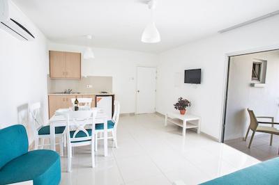 تسُکز هلید هتل اپارتمنتز