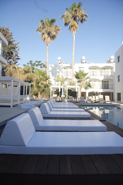 تسُکز هلید هتل اپارتمنتز