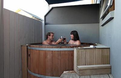 اتریوم اُن ولستر