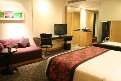 بست وسترن پرمیر آمارانت سووارنابومی ایرپورت