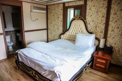 هیل است هتل رسیدنس