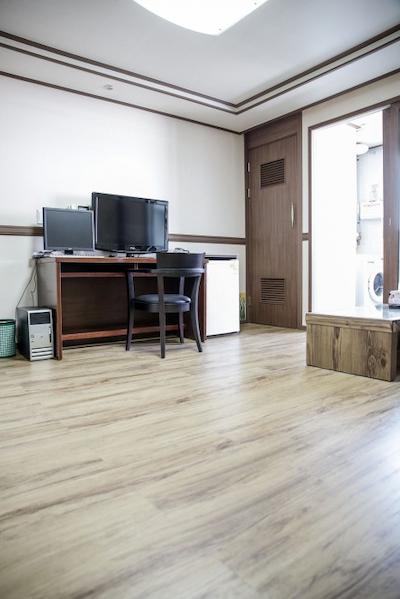 هیل است هتل رسیدنس