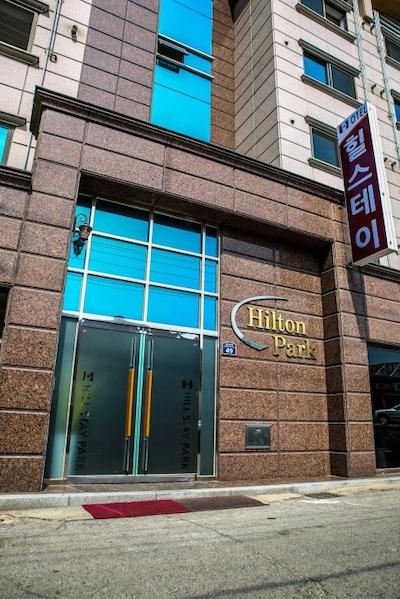 هیل است هتل رسیدنس