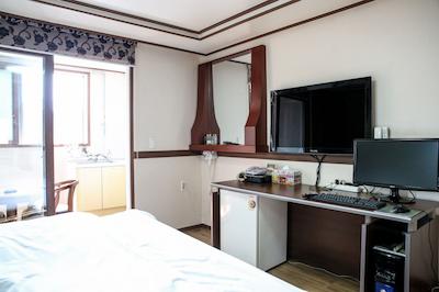 هیل است هتل رسیدنس