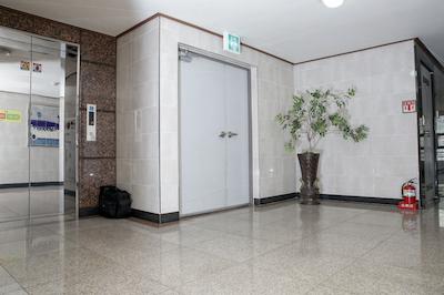 هیل است هتل رسیدنس