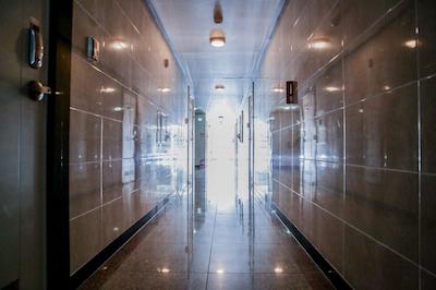 هیل است هتل رسیدنس